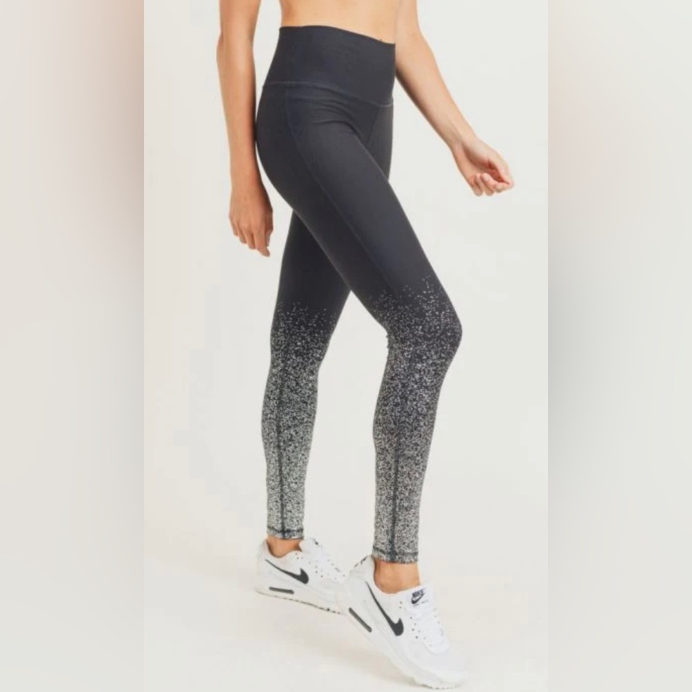 NEW/NWT- MONO B athletic leggings ombré Black with silver sparkle burst medium